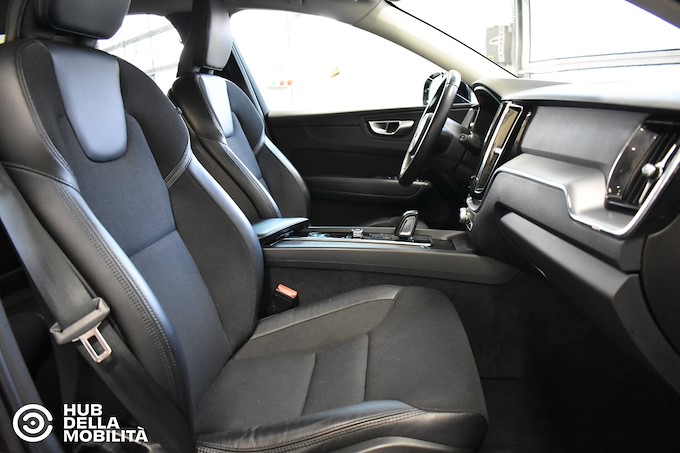 VOLVO XC60 B4 (d) Geartronic Inscription